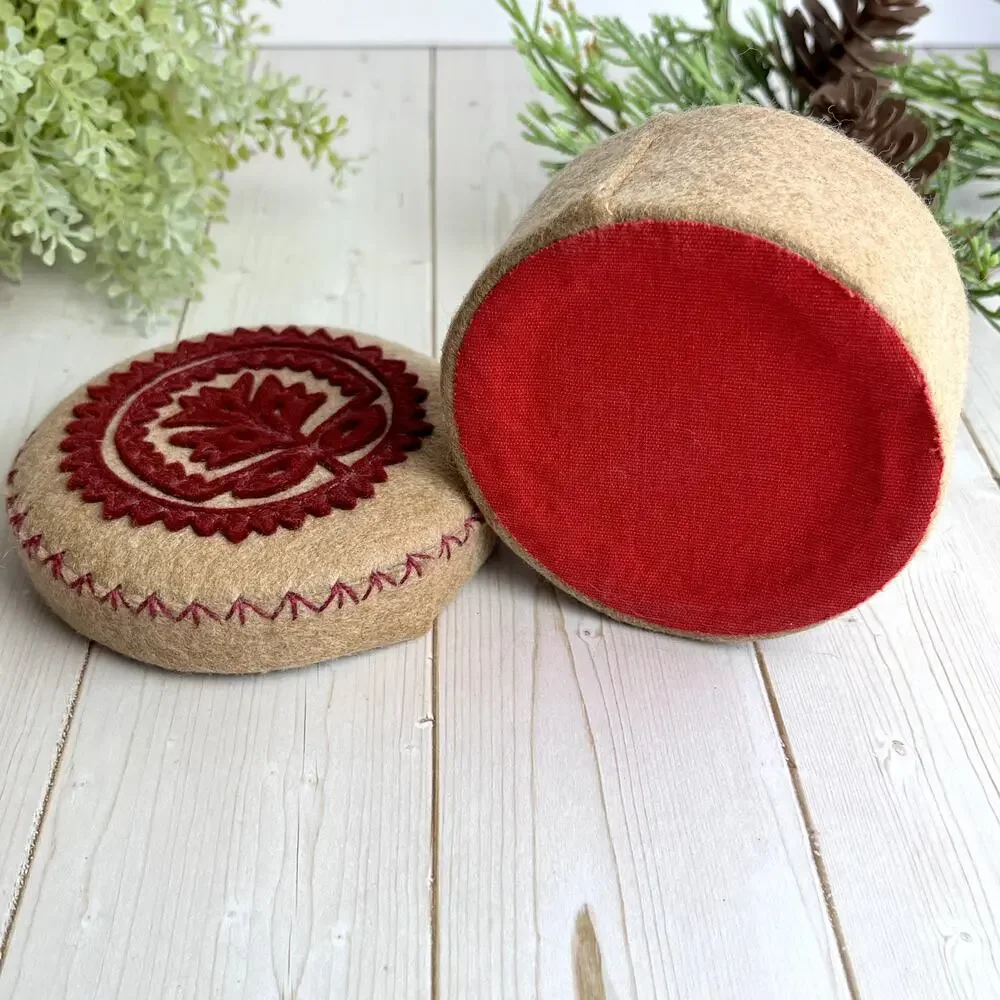 Folk Art Wool Felt Lidded Trinket Gift Box Maple Leaf Tree Design Tan Deep Red